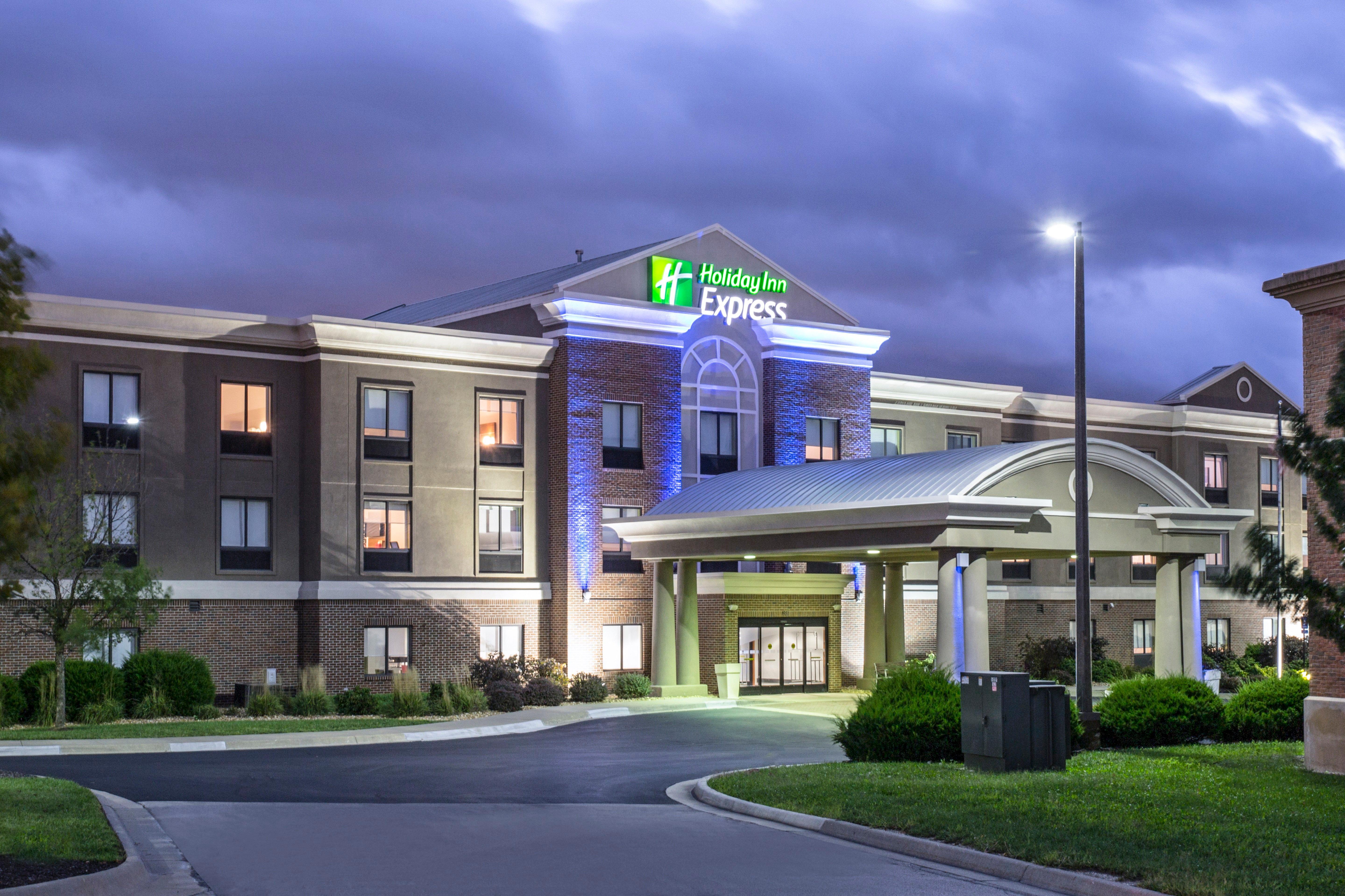 Holiday Inn Express Kansas City - At The Legends! By Ihg Bonner Springs Ngoại thất bức ảnh