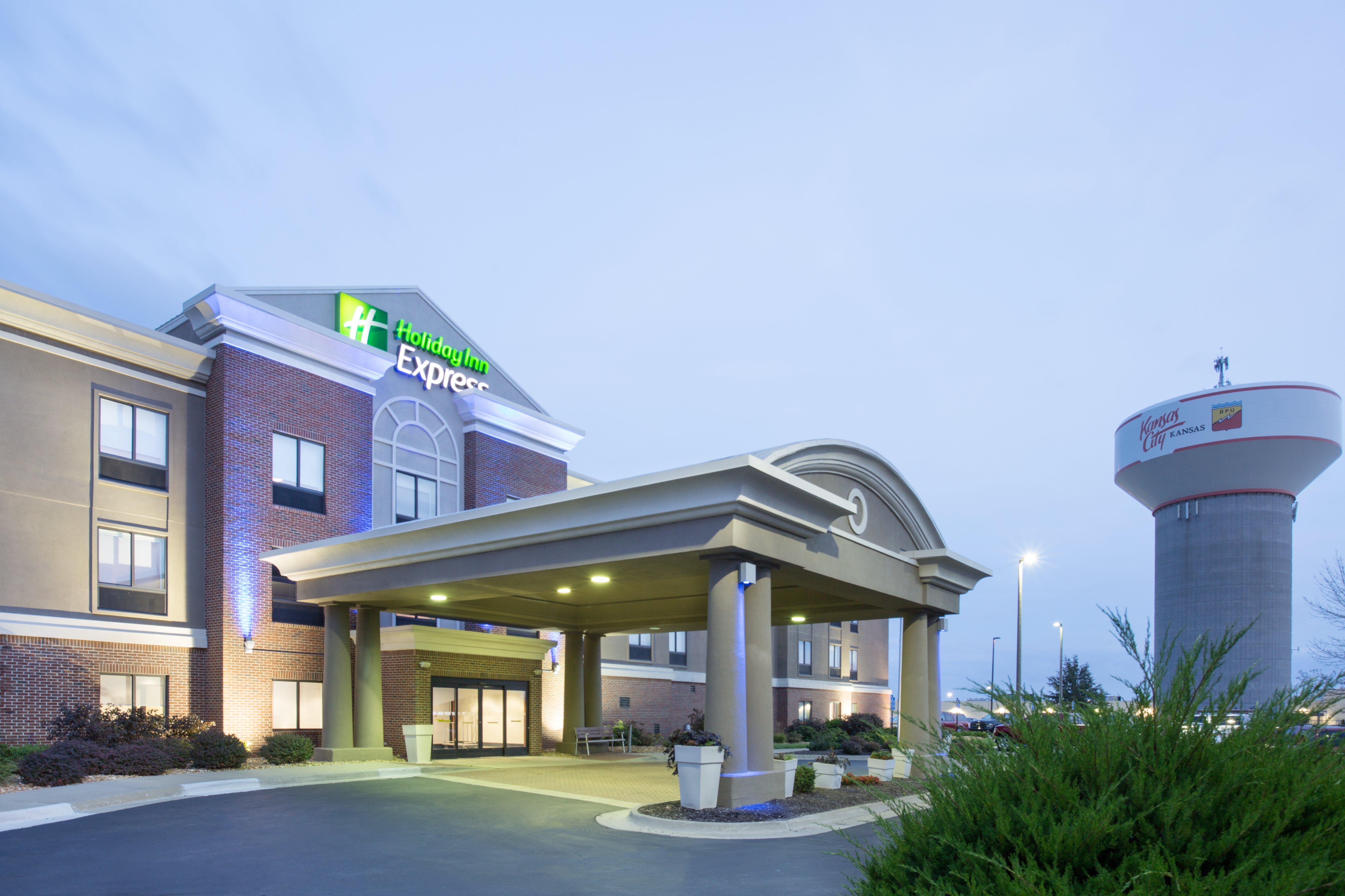 Holiday Inn Express Kansas City - At The Legends! By Ihg Bonner Springs Ngoại thất bức ảnh