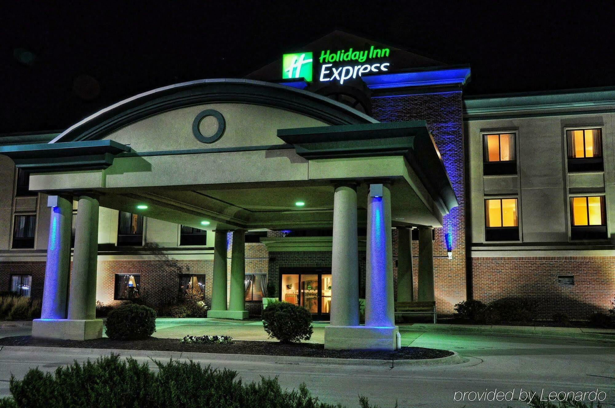 Holiday Inn Express Kansas City - At The Legends! By Ihg Bonner Springs Ngoại thất bức ảnh
