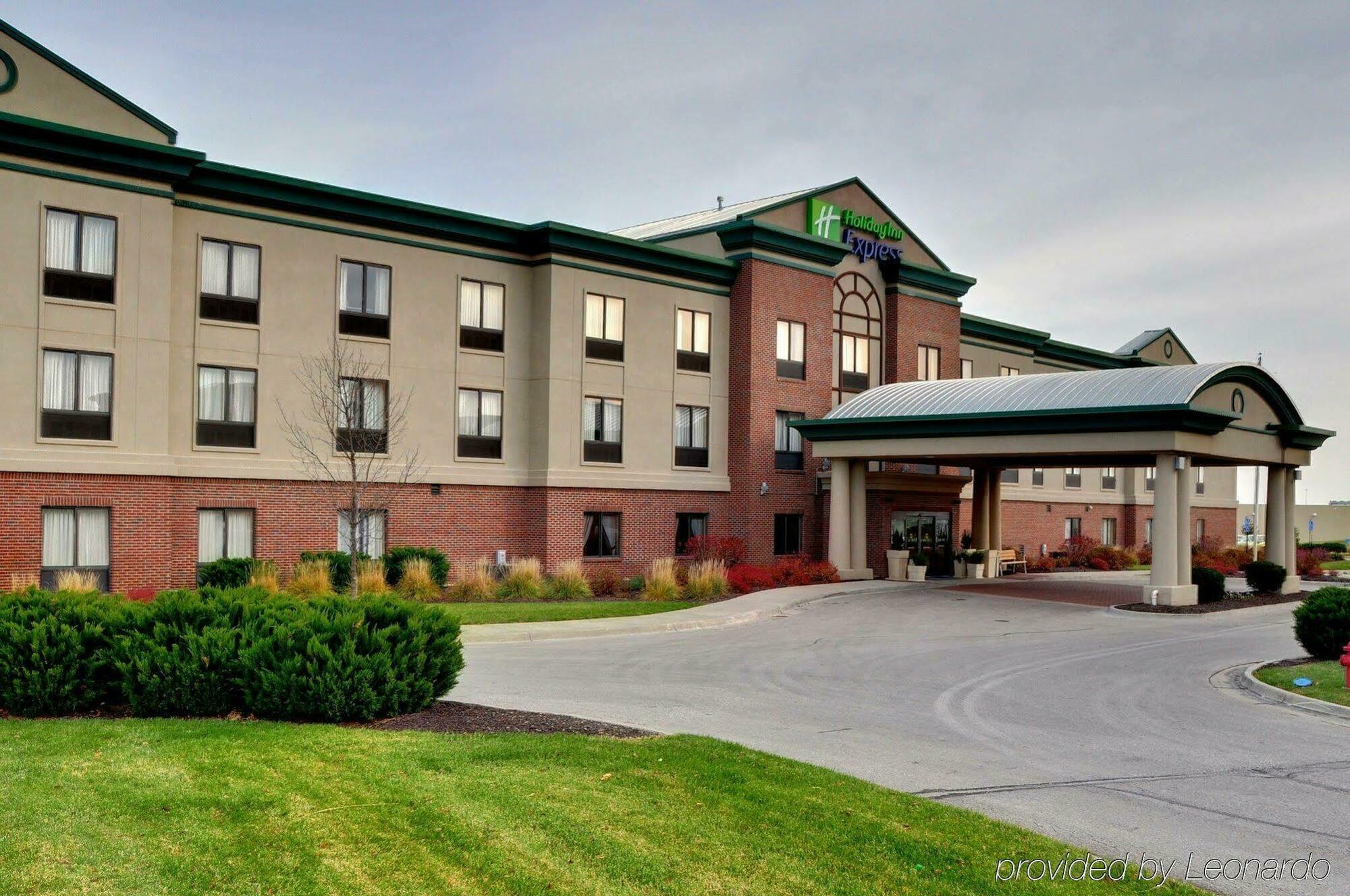 Holiday Inn Express Kansas City - At The Legends! By Ihg Bonner Springs Ngoại thất bức ảnh